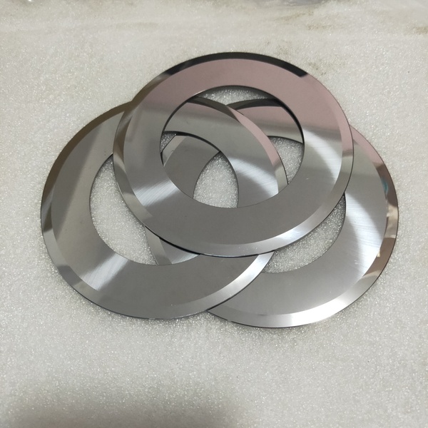 Carbide slitting knives for silicon steel